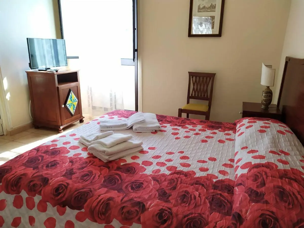 קטאניה I Cappuccini Rooms לינה וארוחת בוקר